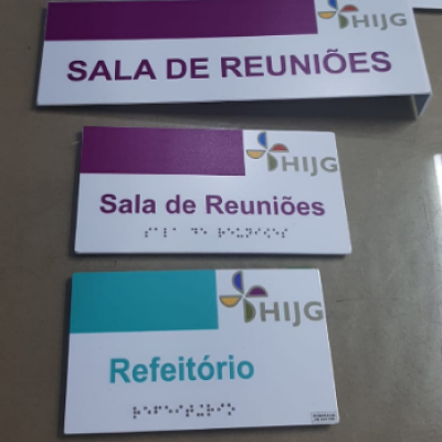 Placas Em Pvc Impresso Uv E Braile Com Esferas De Ao Inox